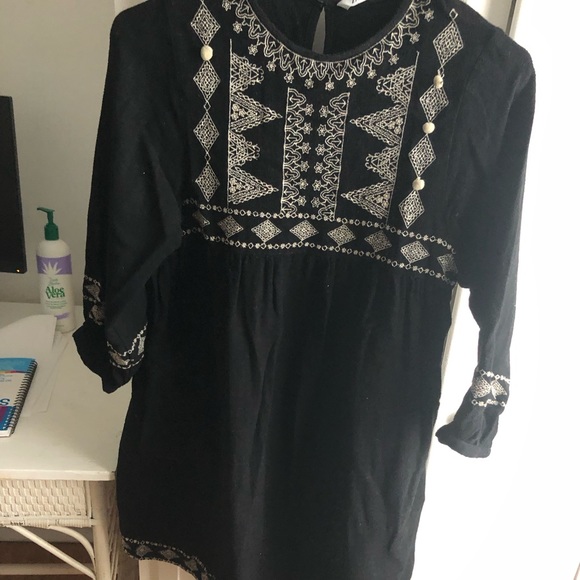 Embroidered Linen dress with pockets! - Picture 2 of 5